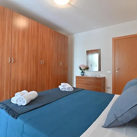 Izzhome Lemon Tree Holiday home Pula