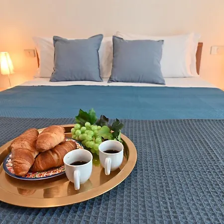 Izzhome Lemon Tree פולה