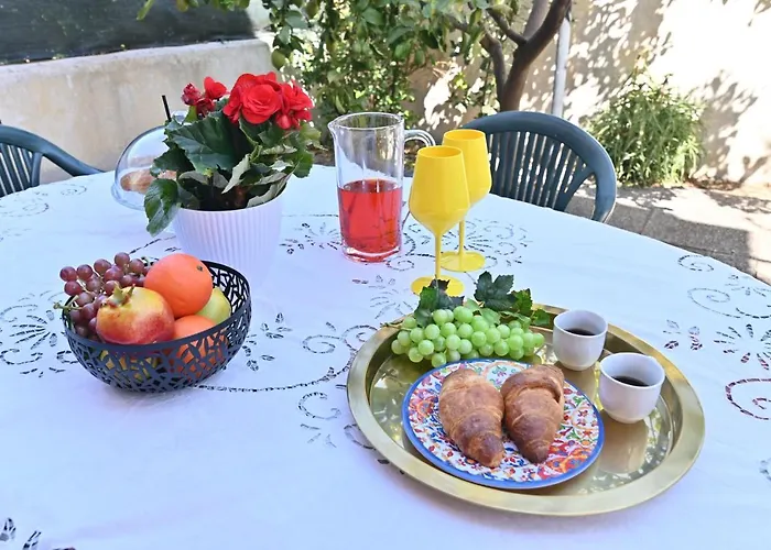 Izzhome Lemon Tree 度假居