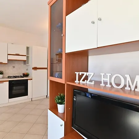 Izzhome Lemon Tree Holiday home Pula