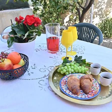 Izzhome Lemon Tree Tatil Evi