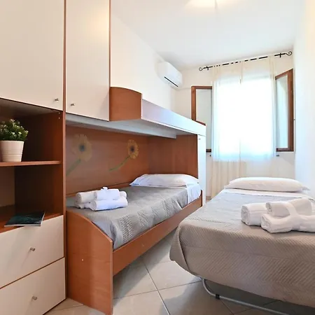 Izzhome Lemon Tree Holiday home Pula